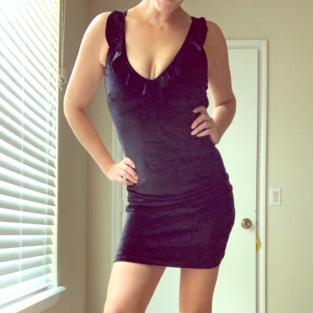 WYLDER SIZE M VELVET MINI DRESS